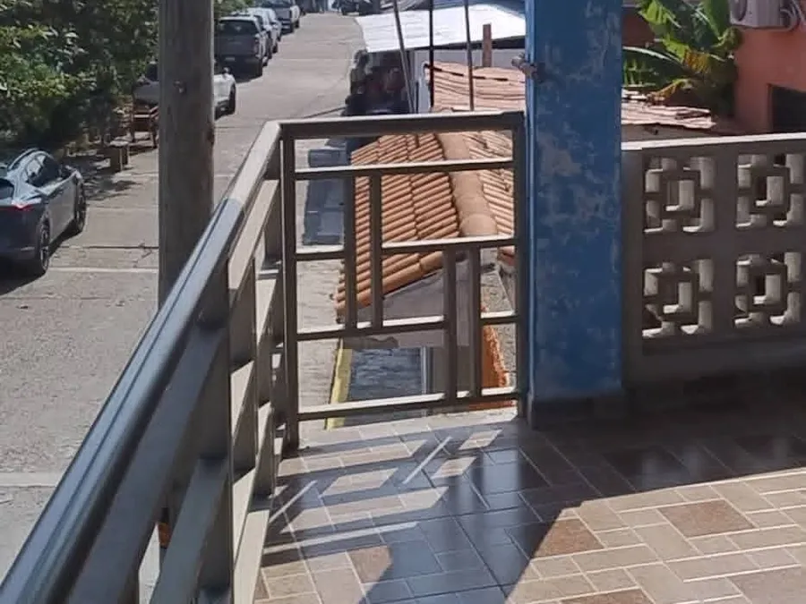Terraza de Casa General con vista al río Tecolutla
