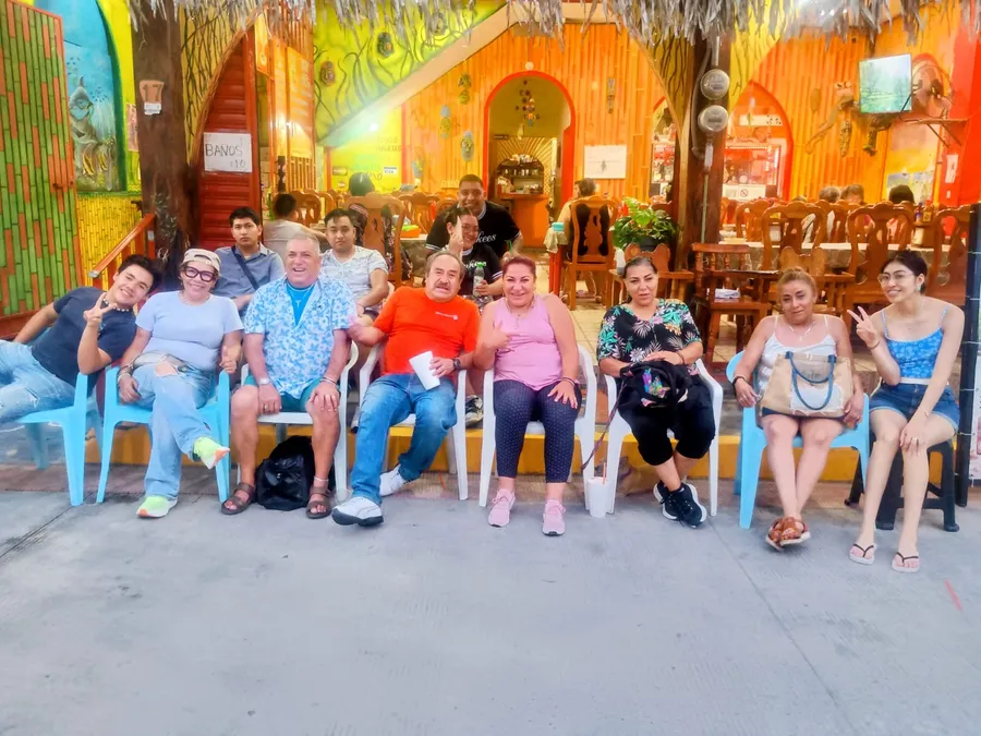Ambiente en la terraza de Restaurante El Manglar en Tecolutla, Veracruz