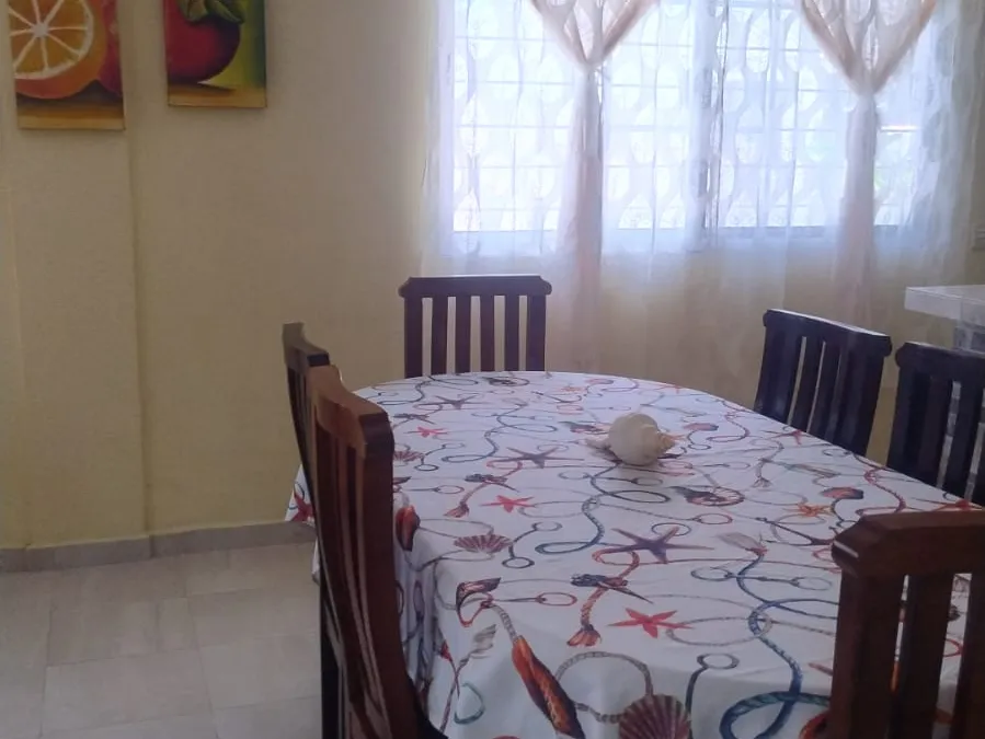 Comedor de uno de los departamentos Raysemar en Tecolutla