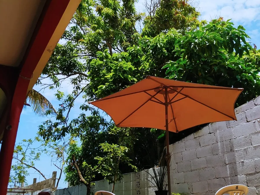 Patio de Casa Mandala con asador
